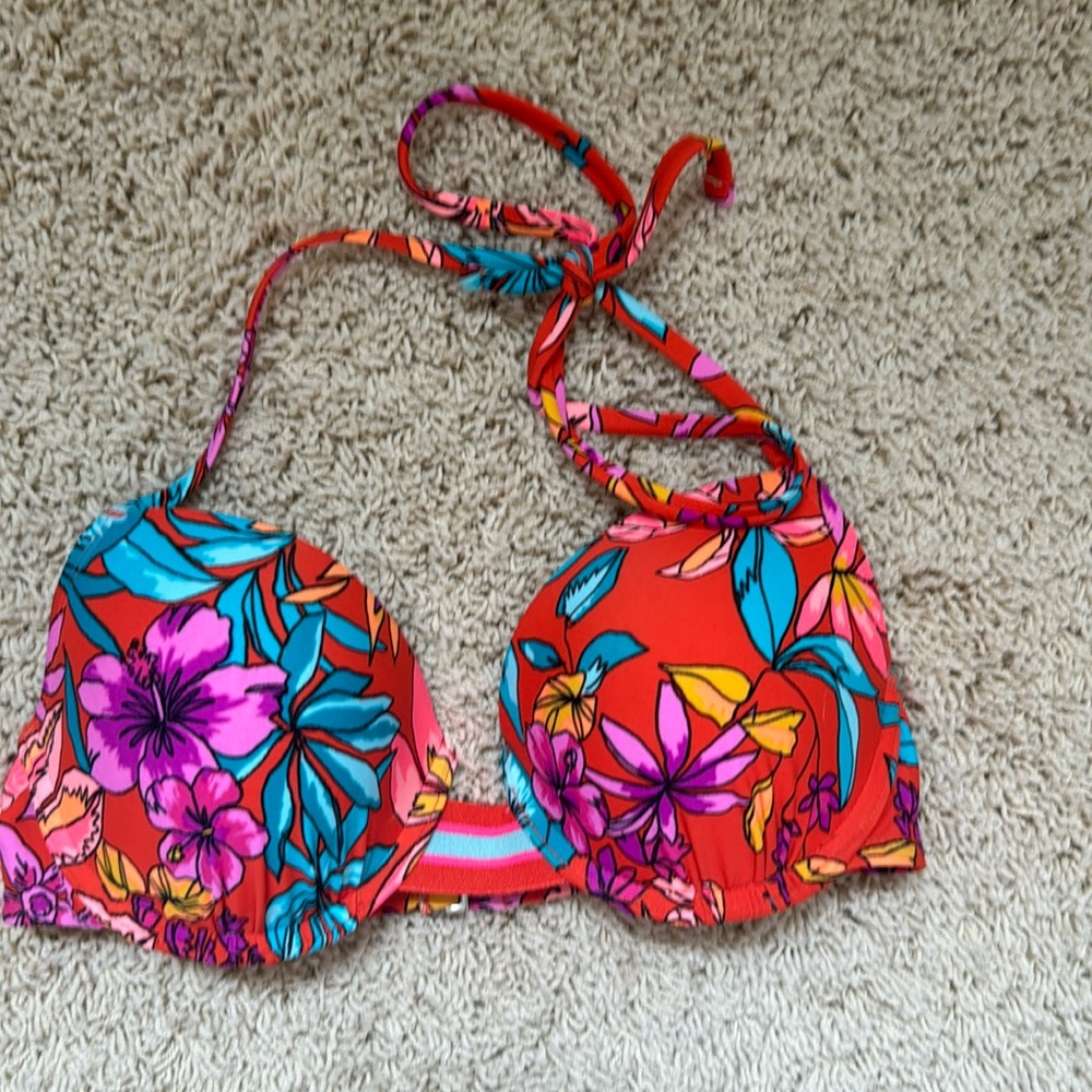 BRAND NEW w/out Tags Xhilaration Red Floral Bikini Top Size Medium